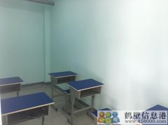 學生桌椅低價出售，量大從優(yōu)